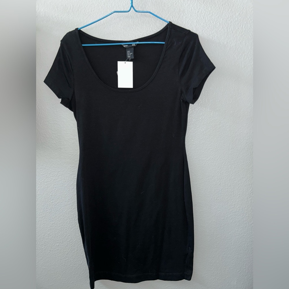 H&M basic fitted black dress NWT size small